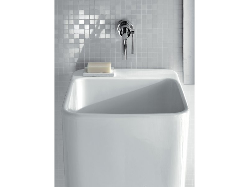 YXJH01 HATRIA G-FULL Раковина подвесная 40x48 без отверстия под смеситель