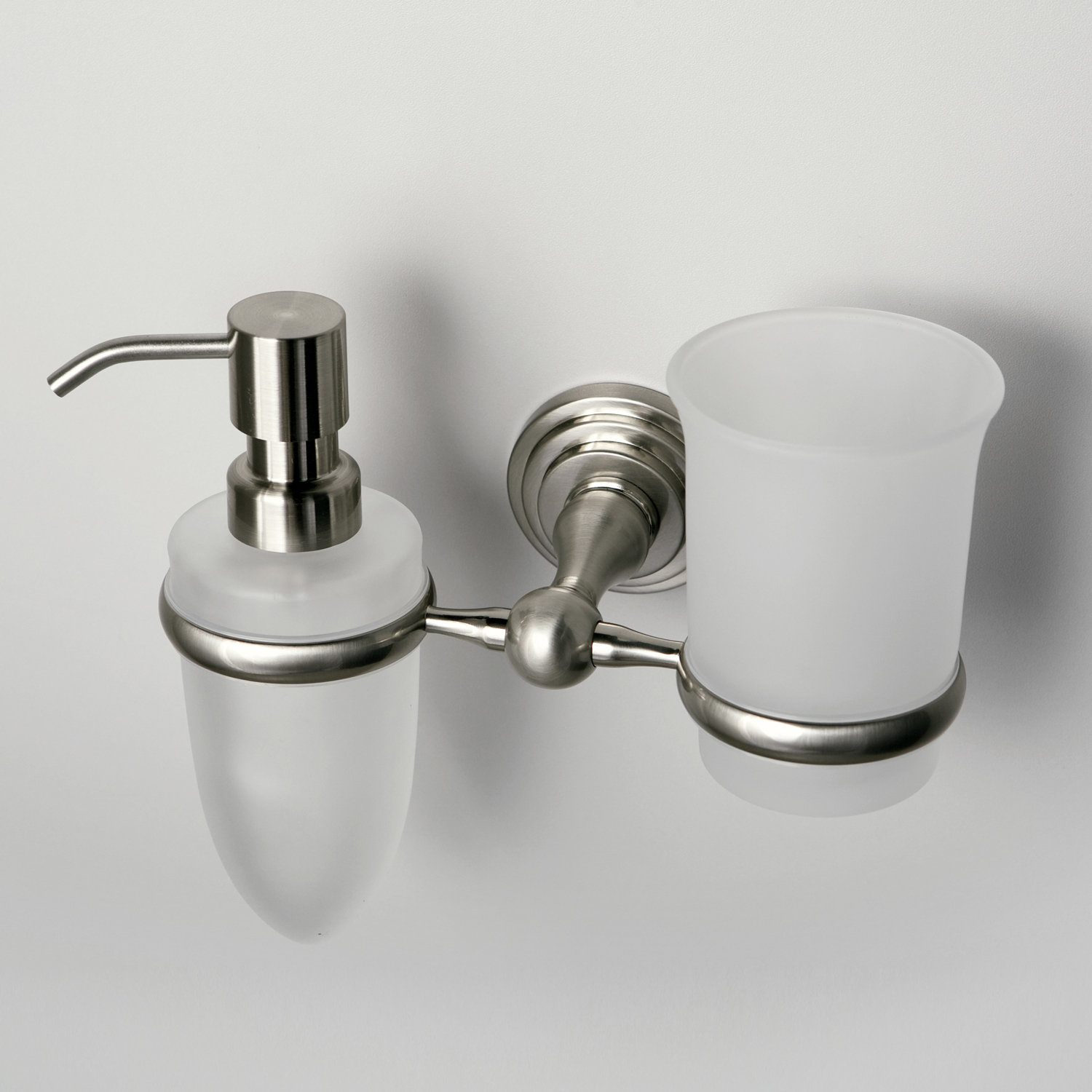Ammer K-7089 Держатель стакана и дозатора Размеры (Ш/В/Г): 20х18,5х11 см